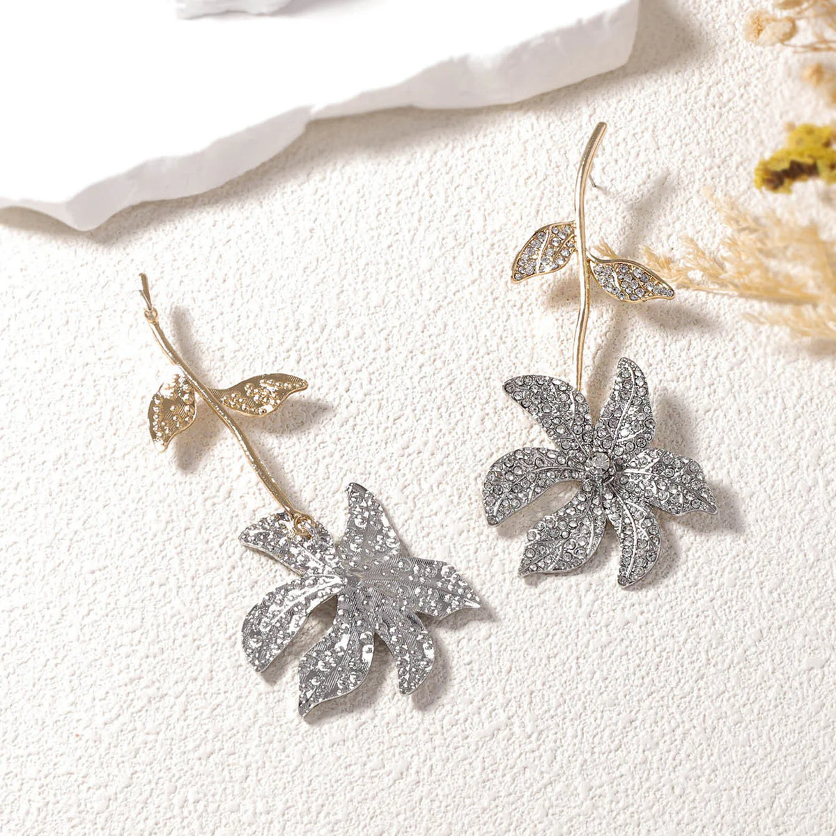ZAA Elegant Jewelry Woman 2025 Trend Earrings Luxury Rhinestone Flower Shape Charm Ear Accessories Fashion Party Holiday Gifts