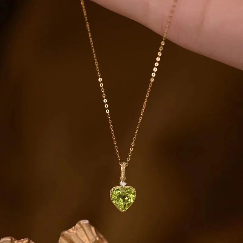 Original Designer Little Fresh Heart Shaped Gem Olive Green Necklace Exquisite Dazzling Refreshing Couple Pendant Jewelry Gifts