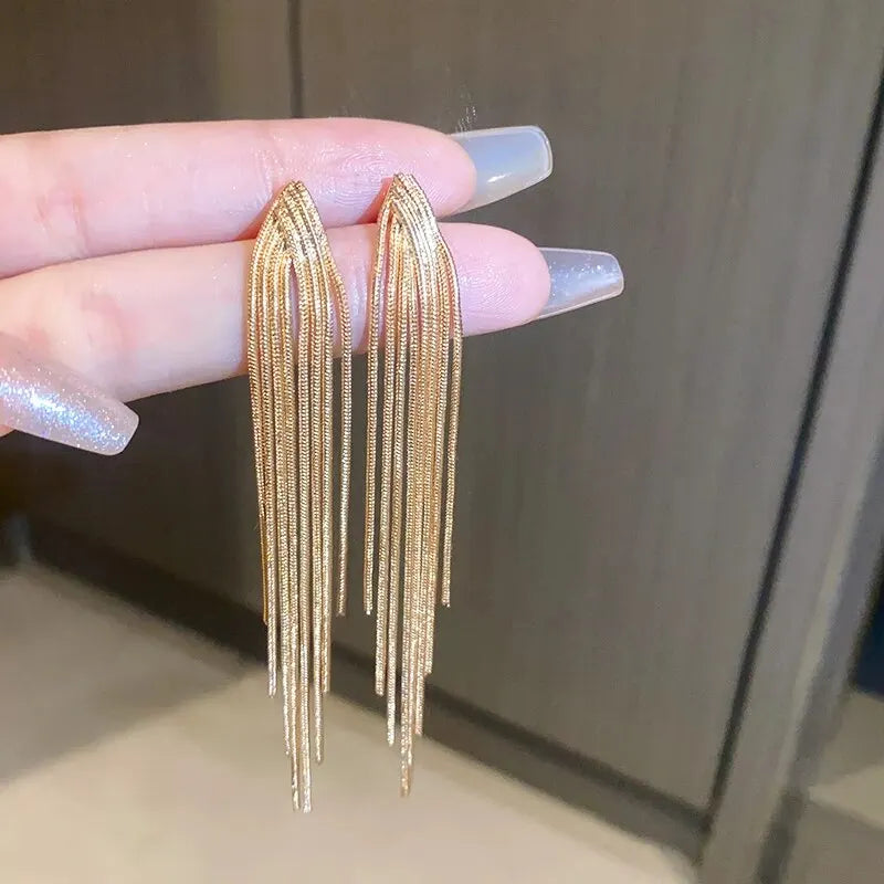 Gold Color Exquisite V-shaped Dangle Earrings Women Fashion Light Luxury Long Chain Fringe Earrings Daily Party Accessories K-