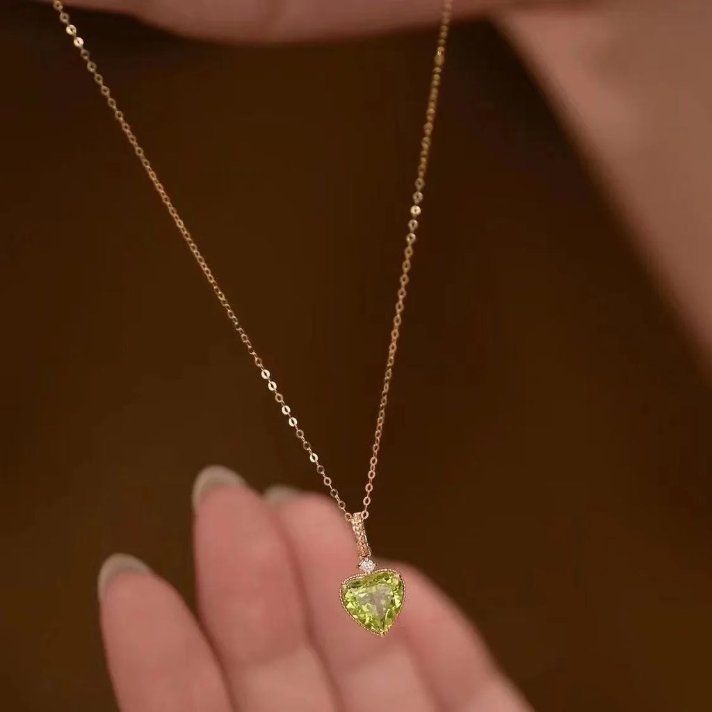 Original Designer Little Fresh Heart Shaped Gem Olive Green Necklace Exquisite Dazzling Refreshing Couple Pendant Jewelry Gifts